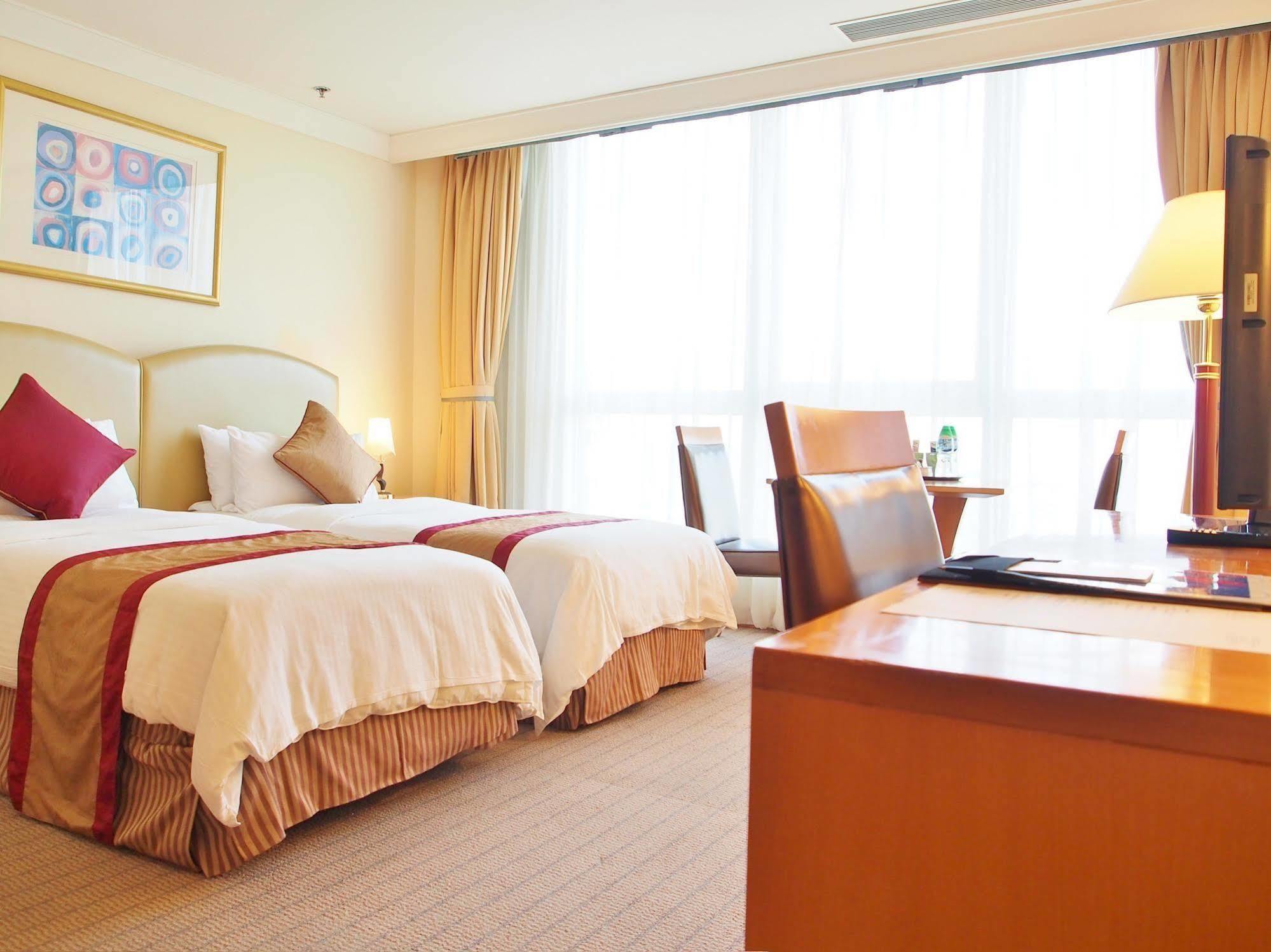 Harbour Plaza North Point Hotel Hong Kong Exterior photo